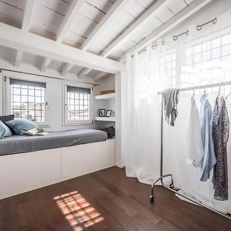 Emilia Urban Apartment *